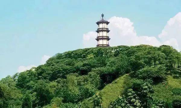 姑孰镇位于皖江东岸,境内风光秀丽,人文荟萃,名胜古迹诸多,文化底蕴