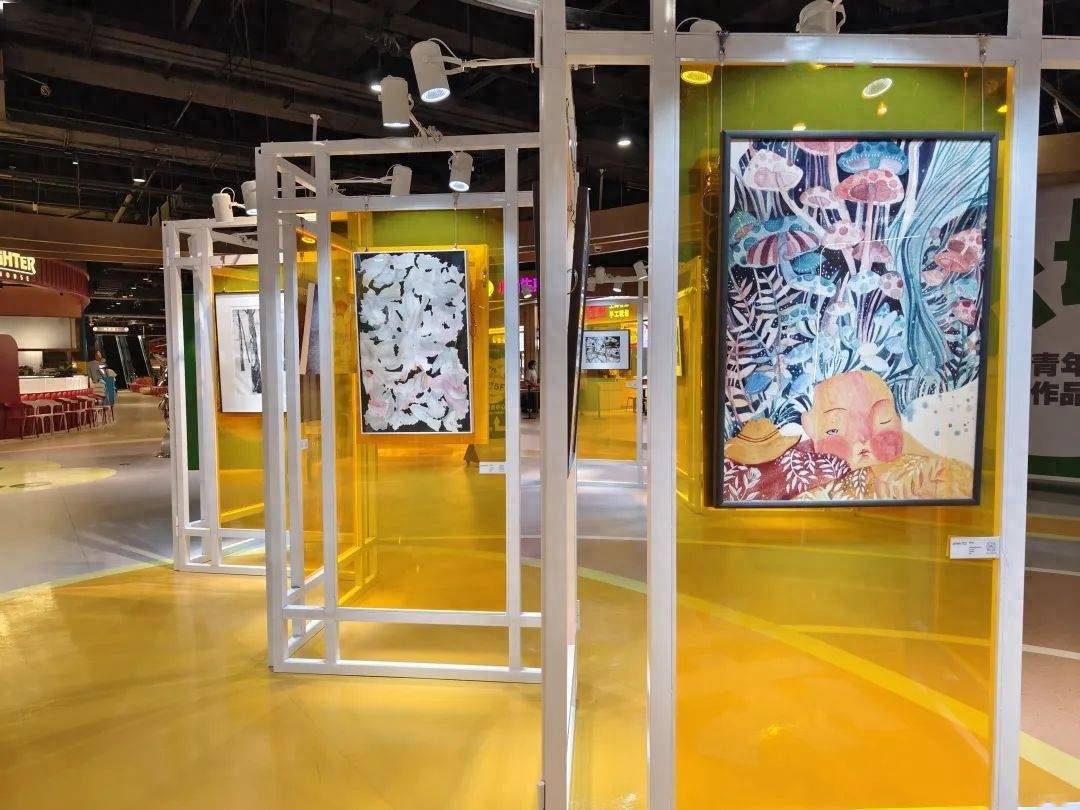 商场里有画展,在这→_作品展_艺术_成长