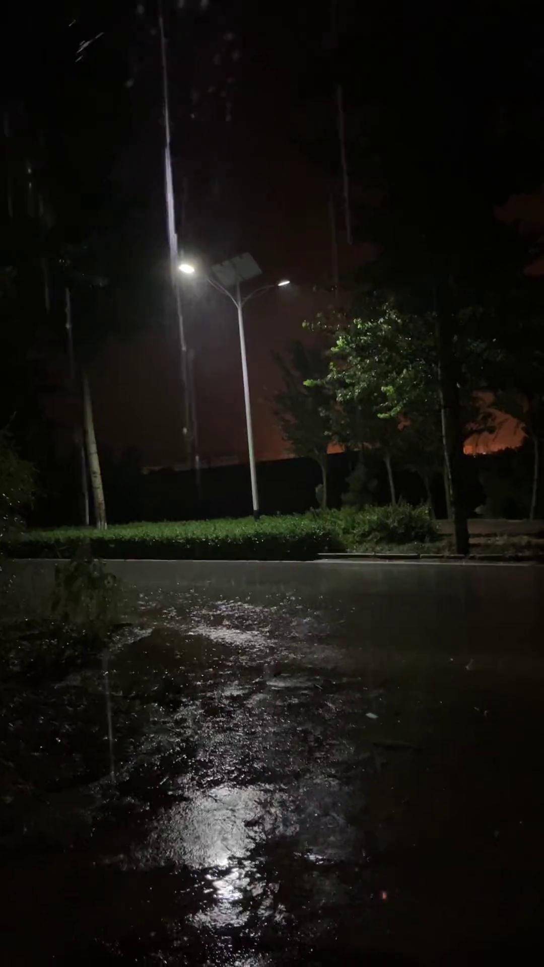 下雨的夜晚