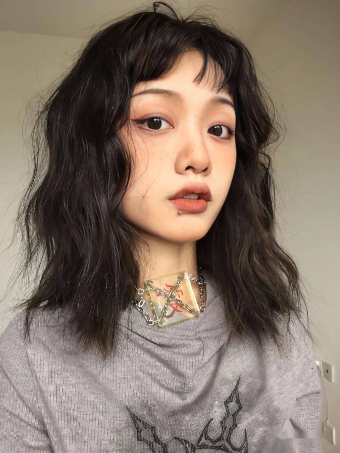 2023 " 眉上刘海 " 火了_发型_中国_人类