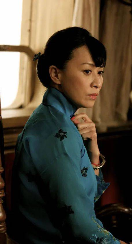 刘嘉玲导演:姜文悍匪张牧之摇身一变化名清官"马邦德"上任鹅城县长