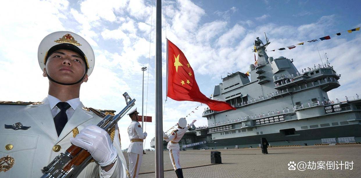 预计到2021年底,中国海军将拥有2艘航母,2艘075型两栖攻击舰和32艘