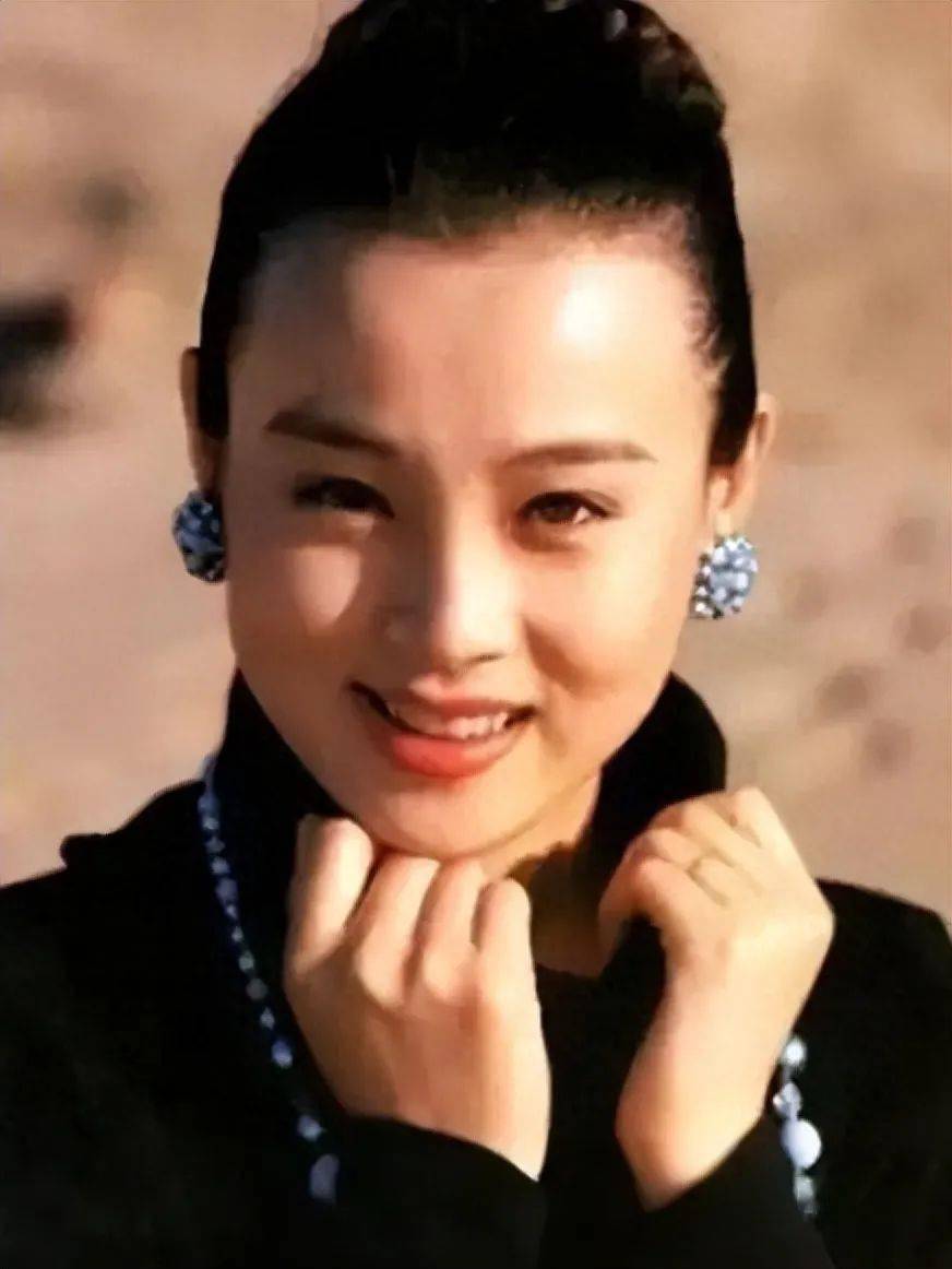 抑或是《我爱我家》中有思想有主见的女大学生贾小凡,赵明明都能够信