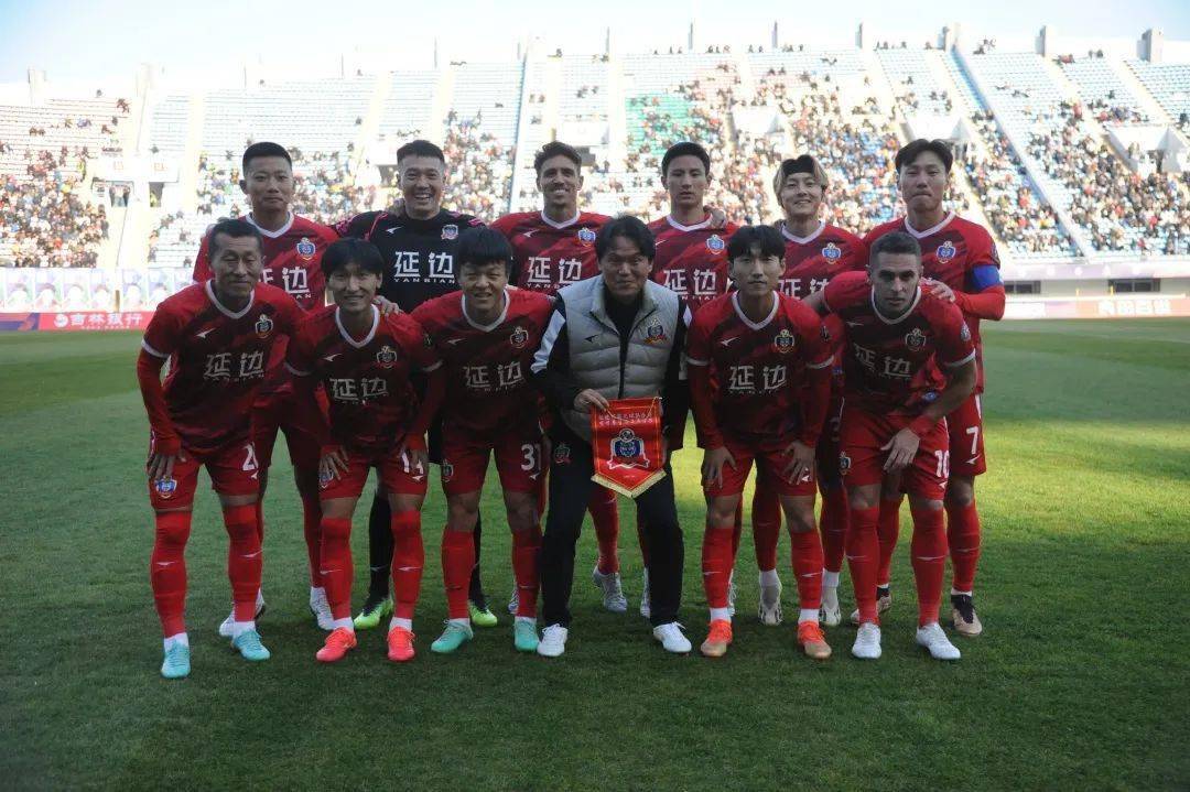 结束联赛休息期后,回到主场的延边队在最前方派出了查加斯作为单前锋