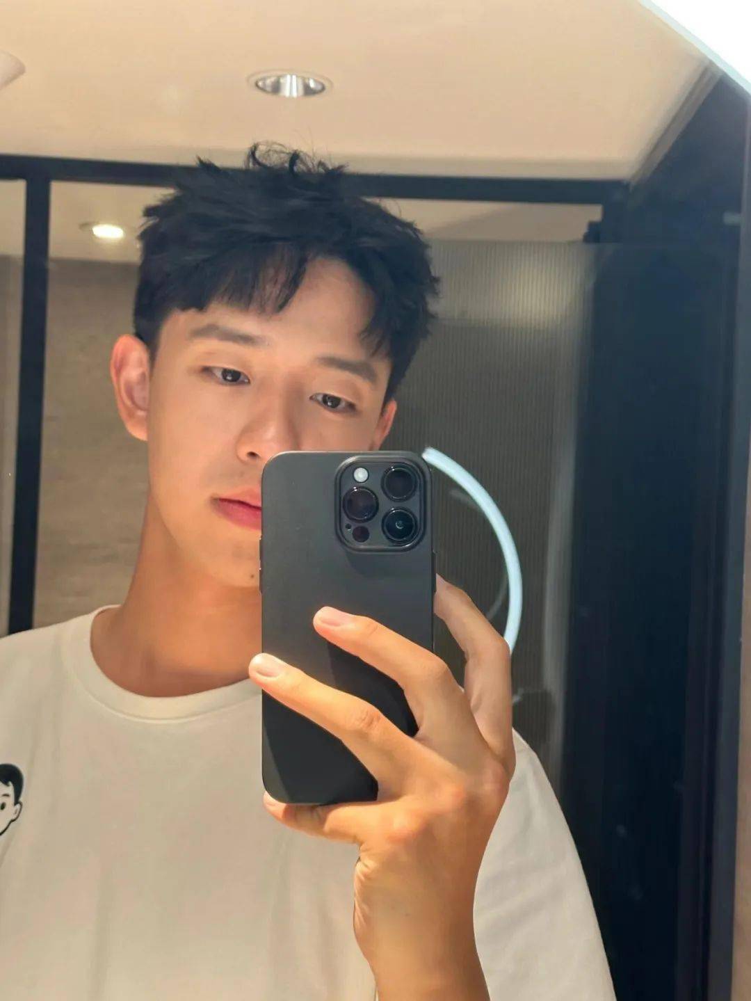 9款适合所有脸型的男生发型