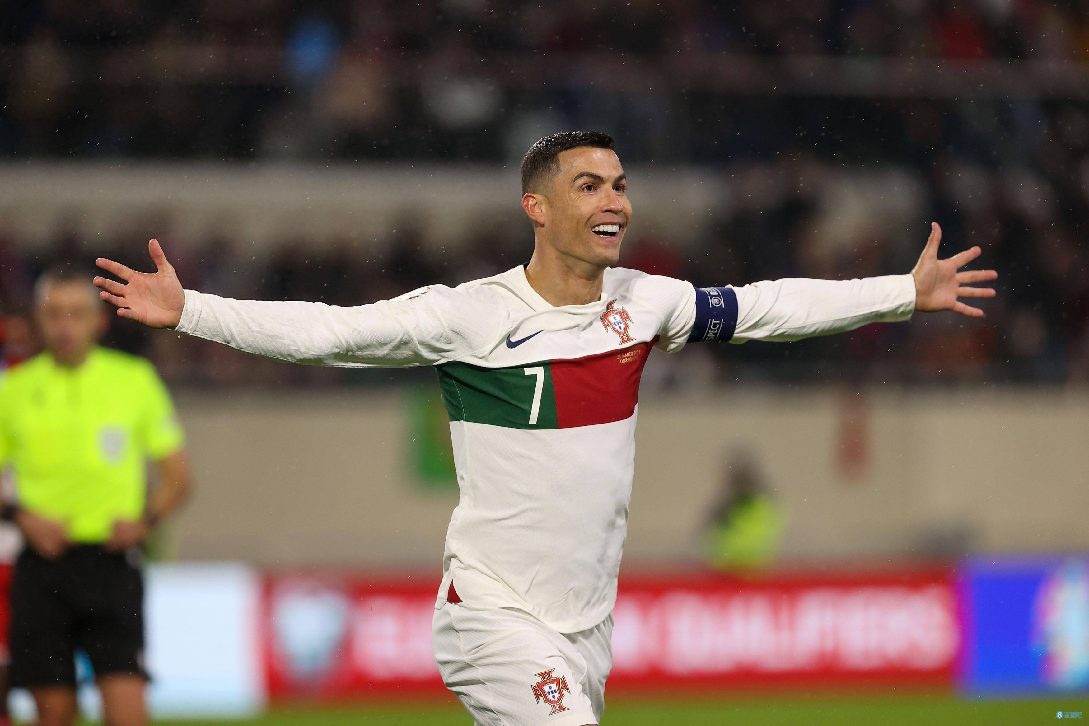 38岁c罗7场欧预赛打入9粒进球_菲利克斯_vs_直播