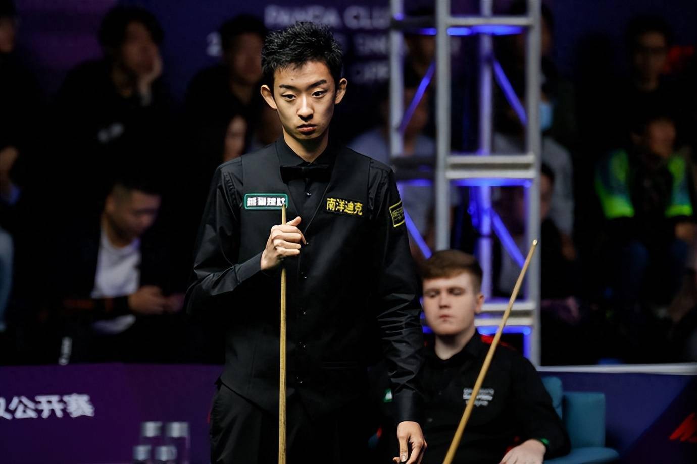 北爱赛资格赛:4-2,欧洲赛冠军范争一完胜巡回赛小将刘宏宇_中国_选手