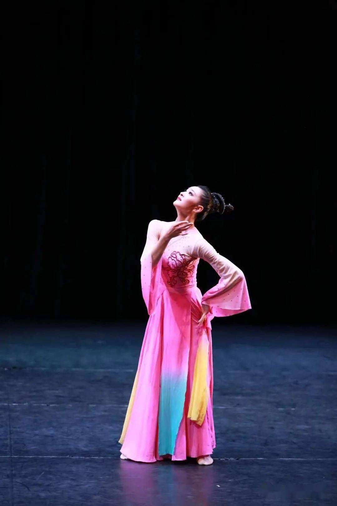 一组精美的古典舞剧照发送_中国_传统_殷硕