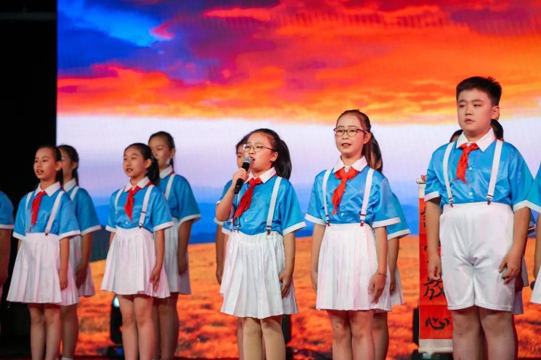 家长节 | 青岛枣山小学:礼赞十年 再谱新篇_教育_发展中心_全体师生