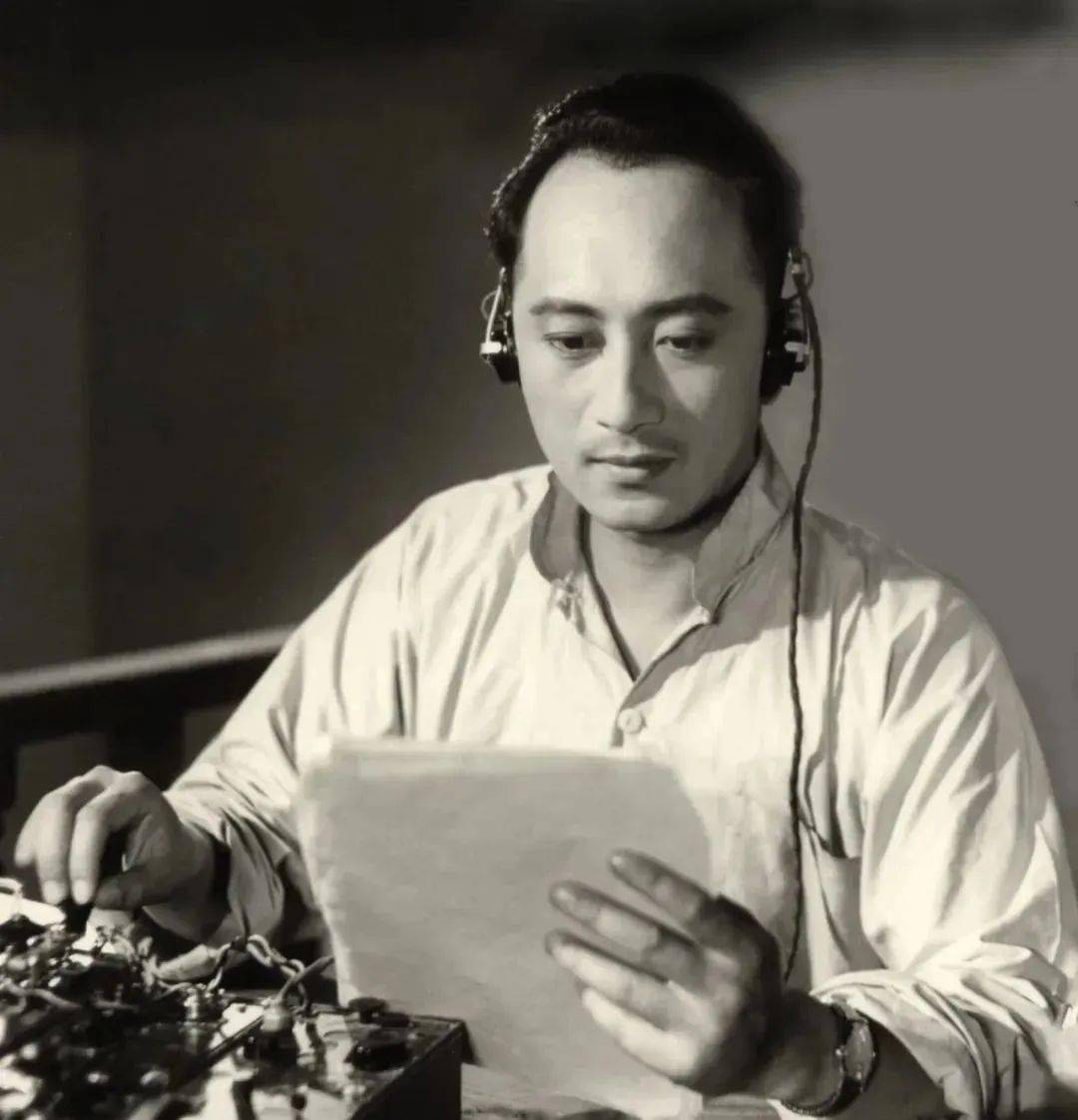 电影《永不消逝的电波》的海报——孙庆原图书《未见沧桑:孙道临