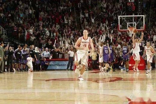 NBA 史上最离谱的空篮不进是哪个？