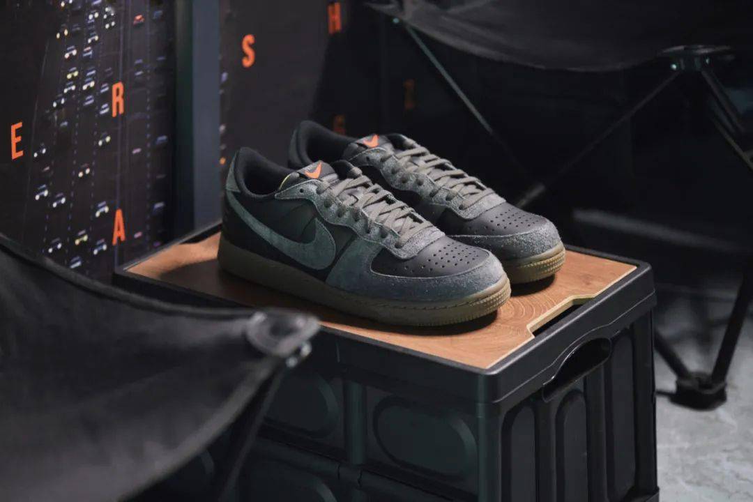Nike Terminator Low “Black and Medium Ash”｜SOAR 限量发售_手机搜狐网