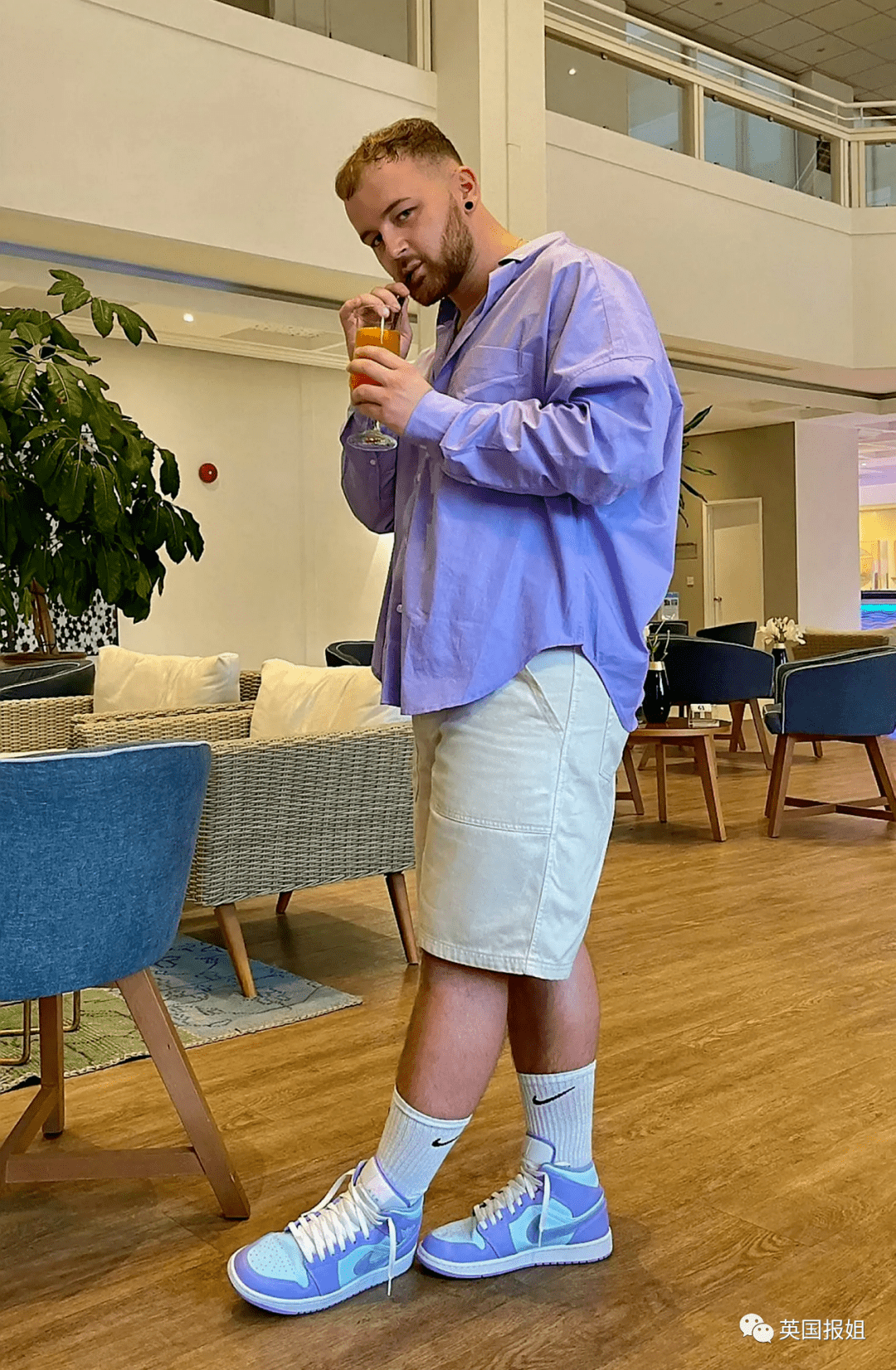 英网红卖腋毛爽赚400万!