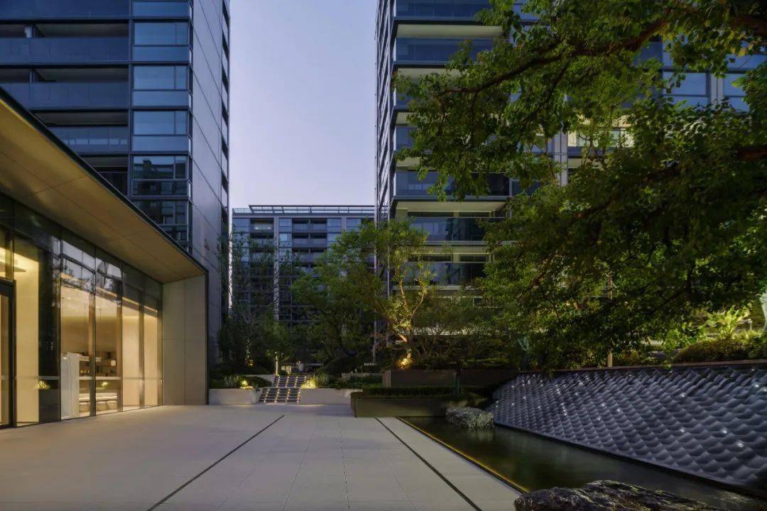 自然无界 乐享湖滨 | 临安蓝城桃李湖滨_空间_的设计_跌水景观