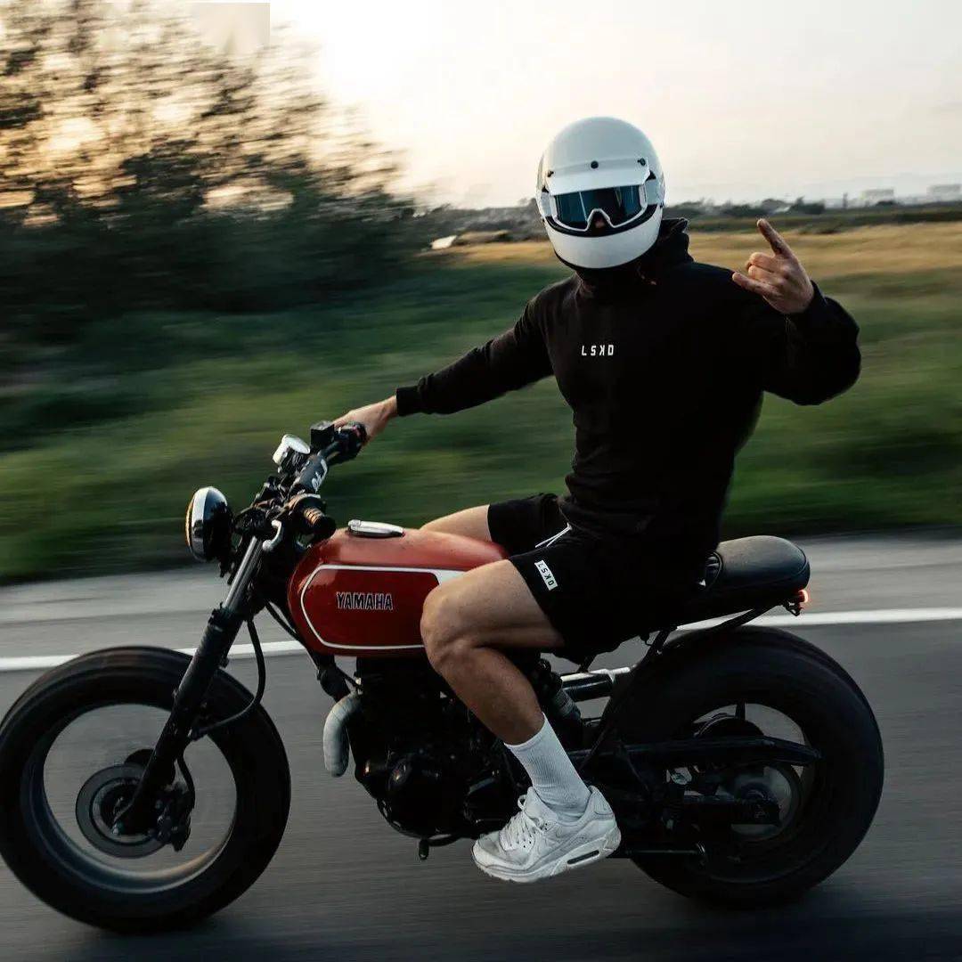 头像| 人比风景好看的微信头像_生活_动态_孤身