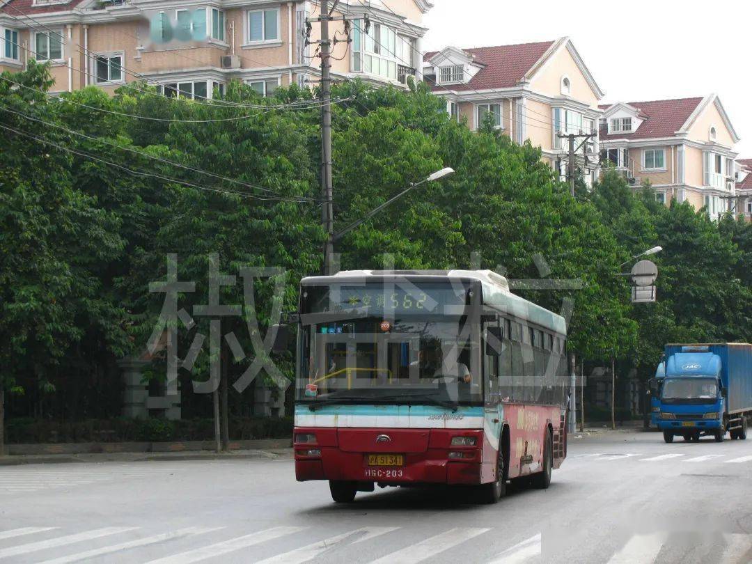 562路zk6118hgc(hgc)型客车,白丽路竹柳路(魏家钧 摄,2009)562路(代