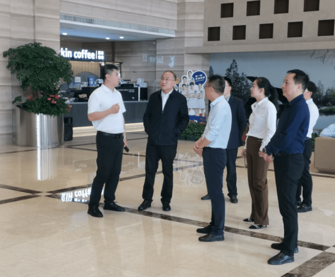 2023江西彭泽对接长三角投资合作推介会后,10月29日,县委书记欧阳明华