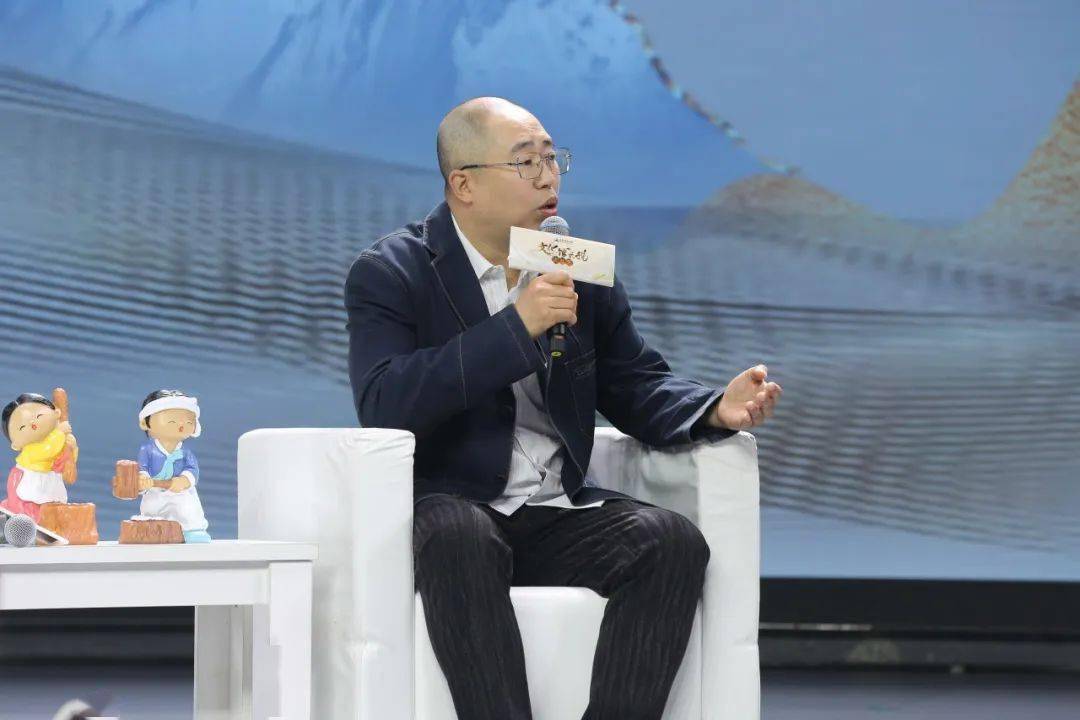 孙智强汪清县文化馆馆长金升活延边朝鲜族自治州群众艺术馆馆长观看