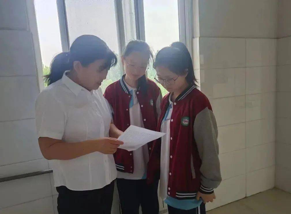 张萍,东城街道文汇中学教师.