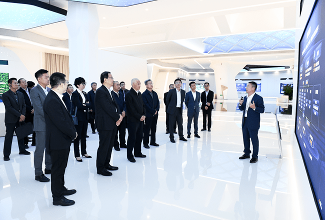 局长黄锦生率队赴华为技术有限公司(以下简称华为公司)北京研究所调研