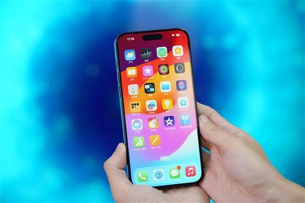 京东双11高端手机销量榜TOP10：苹果霸榜前3 小米、华为各2款(图1)