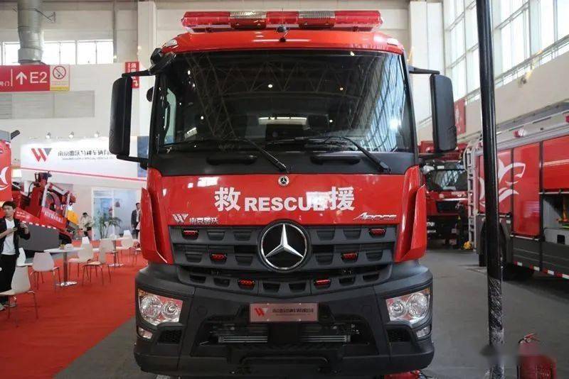 2023中国国际消防展——奔驰arocs泡沫消防车