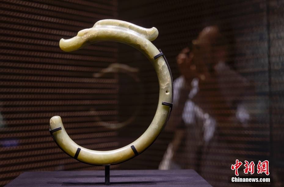 南京博物院“玉润中华”特展布展 600余件(组)玉器集中亮相_中新社_考古_泱波