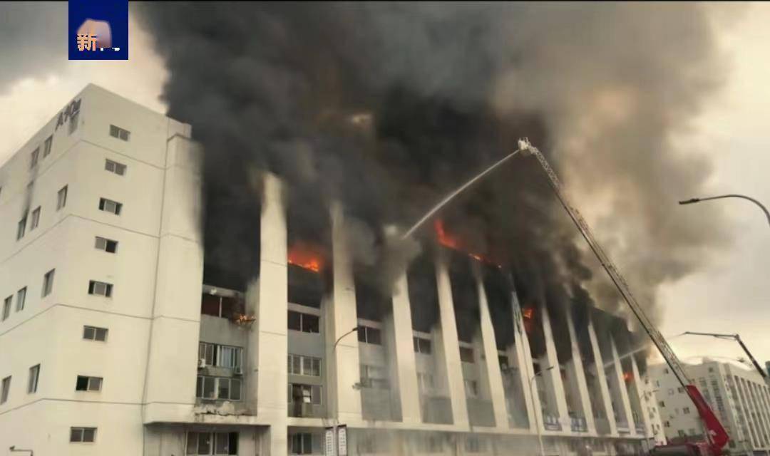 11月4日上午7点左右,浙江乐清盐盘工业开发区一电镀厂发生火灾.