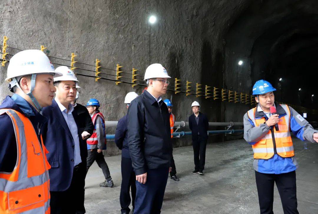 云阳县融媒体中心供图10月30日,云阳县委书记覃昌德率队调研督导重点