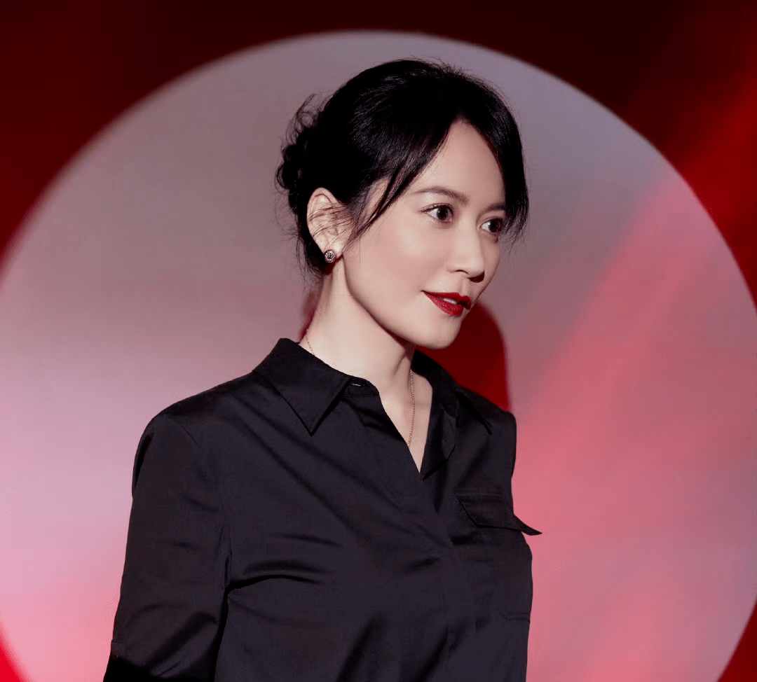 像俞飞鸿这种量感较大的女明星,也经常画.