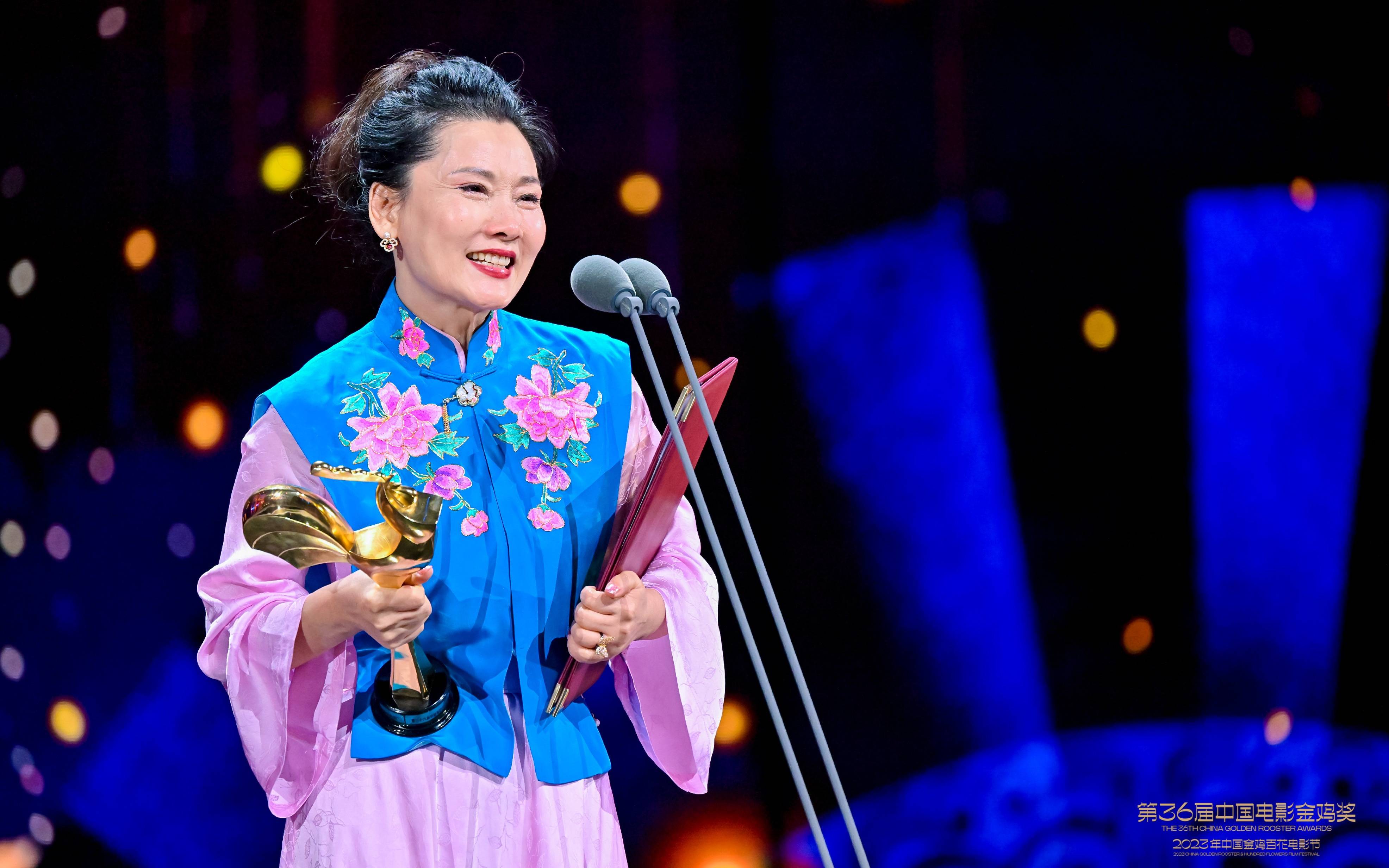 何赛飞获金鸡奖最佳女主角,称表演"你信了,观众才会信"_角色_电影