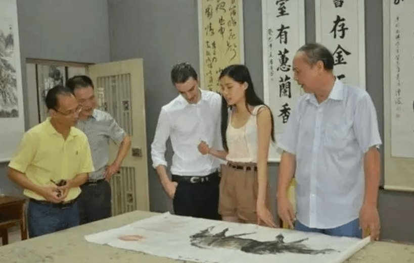 北语校友,比利时王妃李然回乡省亲!_查尔斯_王子_奢侈品