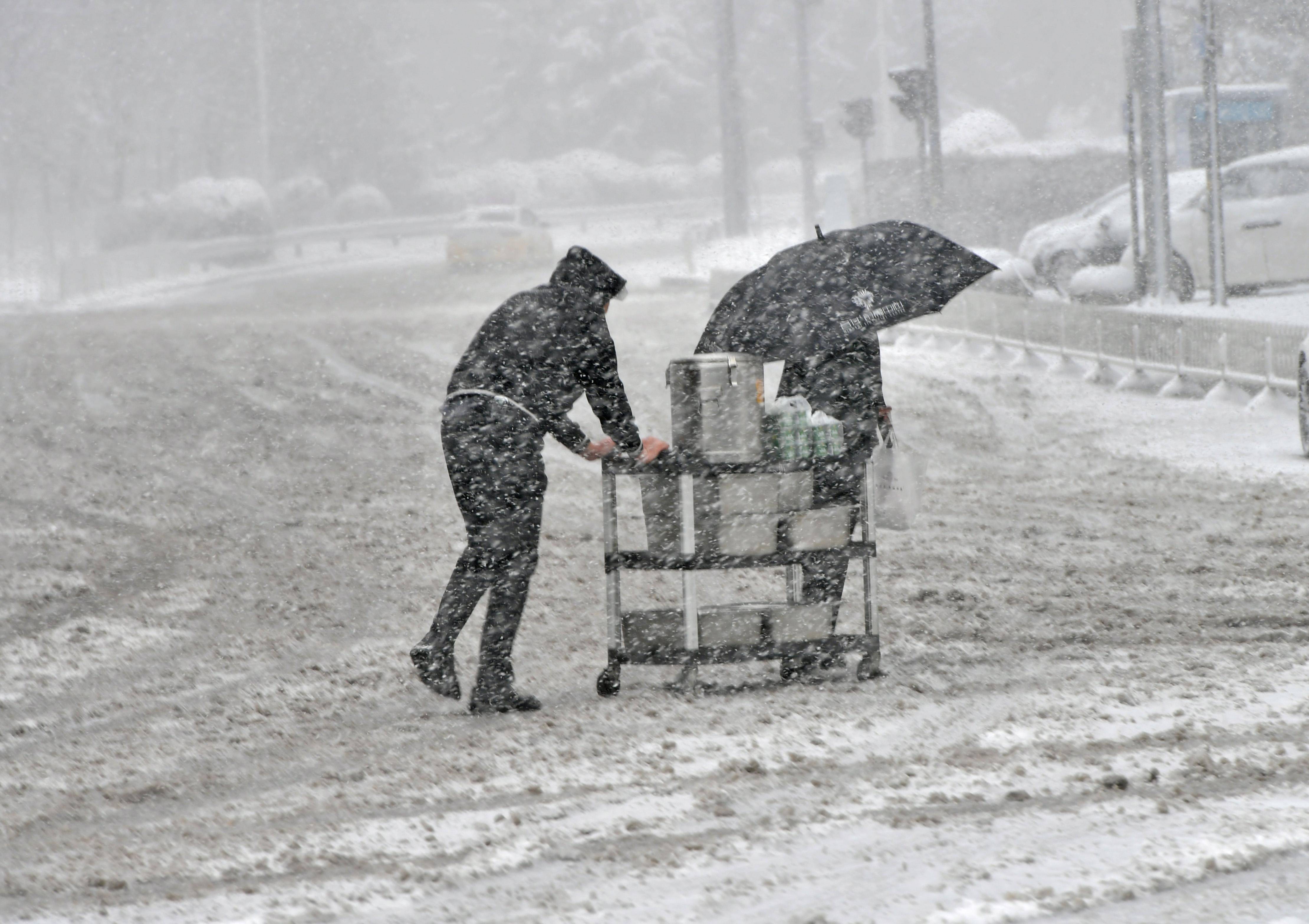 雪中人图片 真实图片