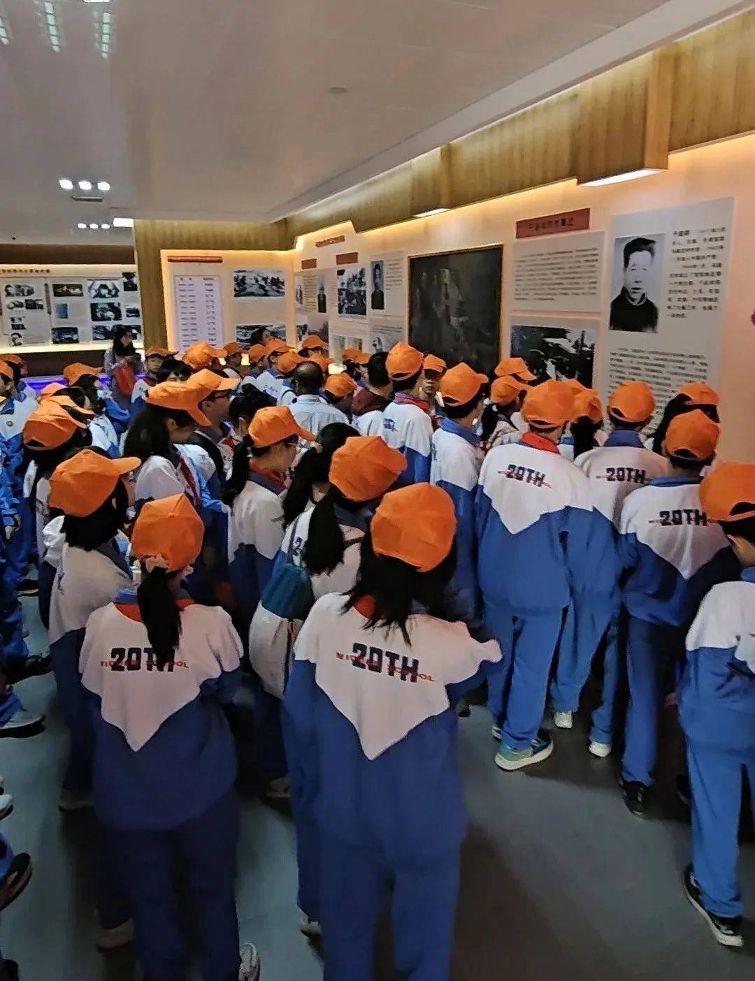 当时——二十中学七年级学生参观冯家庄村党史馆纪实_革命_宝坻_精神