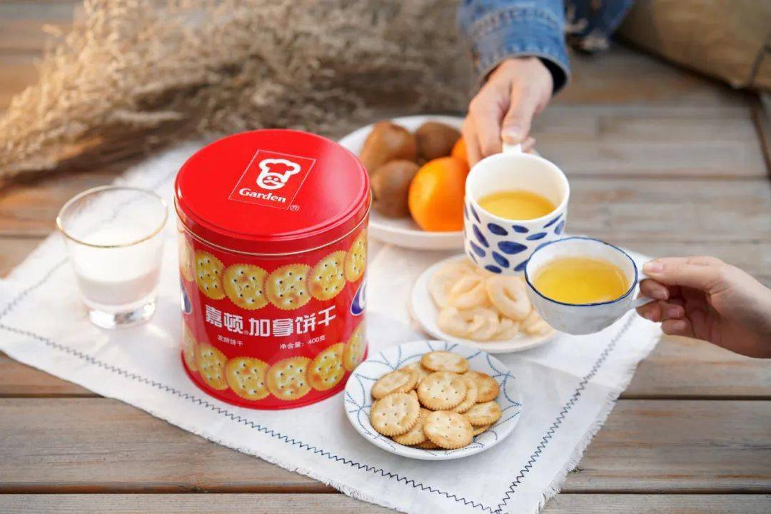 更重要的是,靠着生产硬实力的支撑,嘉顿形成了自己的产销模式.