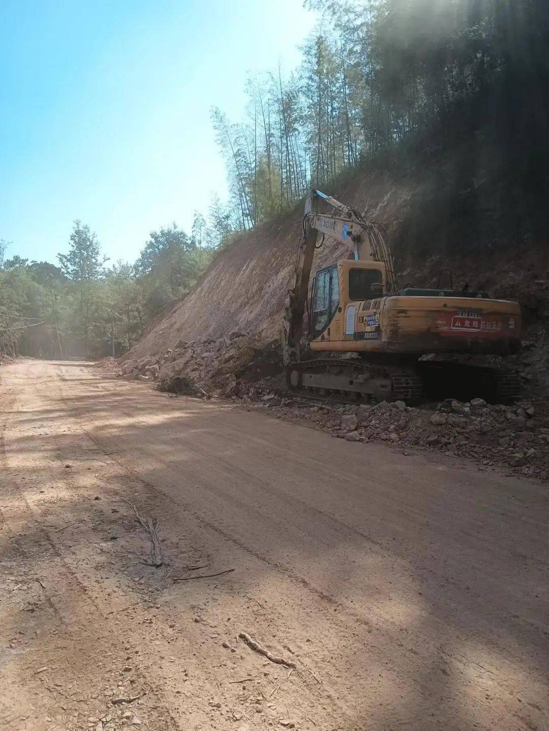 攻坚】白沙镇:"农村四好公路" 铺就乡村振兴"快车道"_道路_建设_罗山