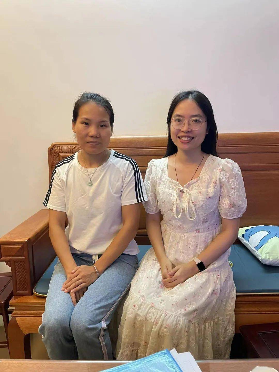 家访活动就如一座桥,一端连着学校,一端连着家庭,一次