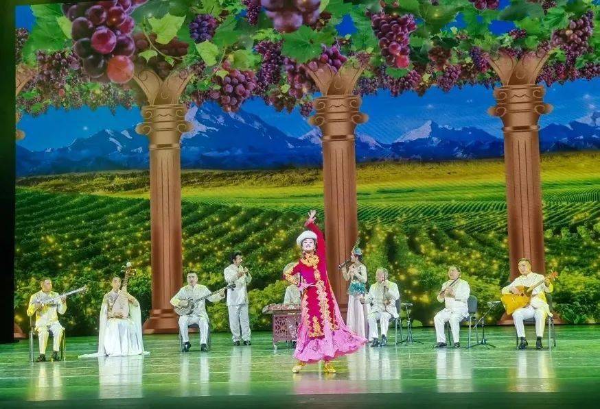 来大礼堂看一场超燃的视觉盛宴～_新疆话剧团_歌舞_演出