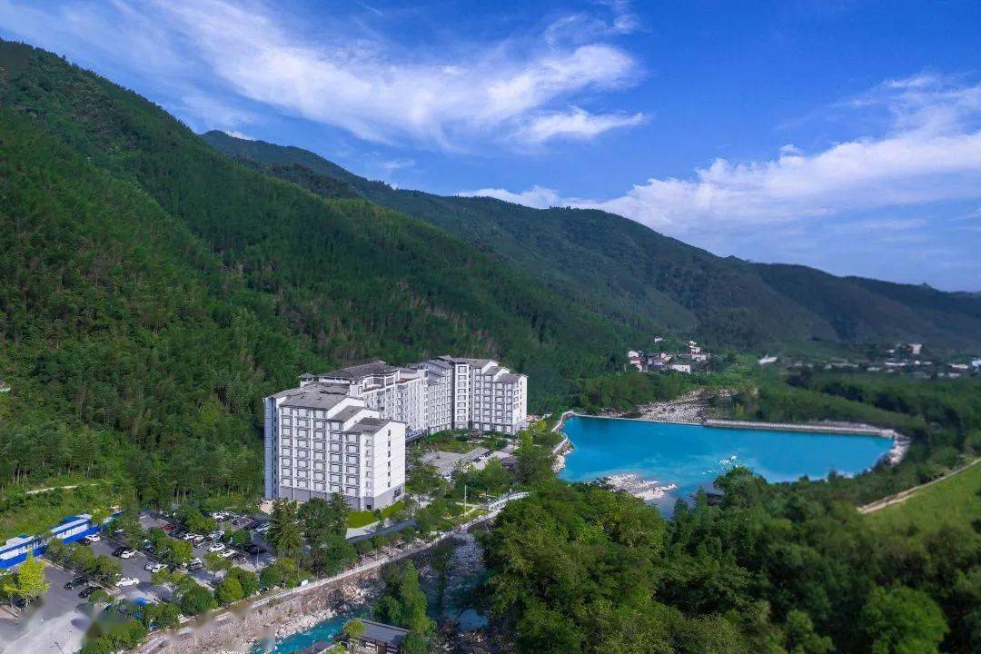 宿国际五星喜来登 漓江源高端美宿 五星度假村泡白磺温泉!