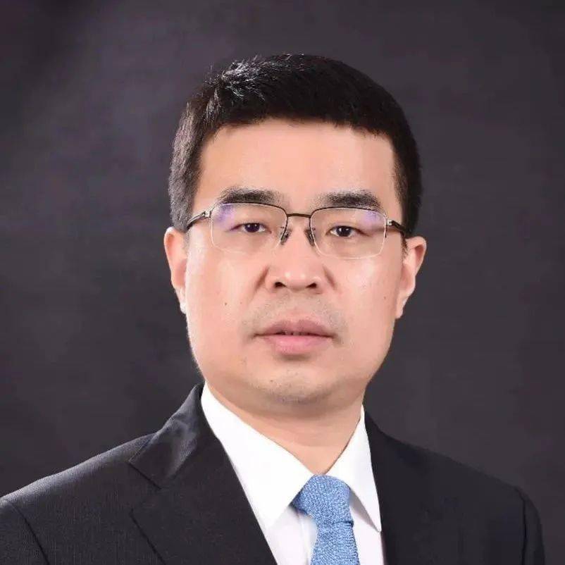 空军军医大学西京医院杨剑教授团队成功应用tauruselite瓣膜完成一例