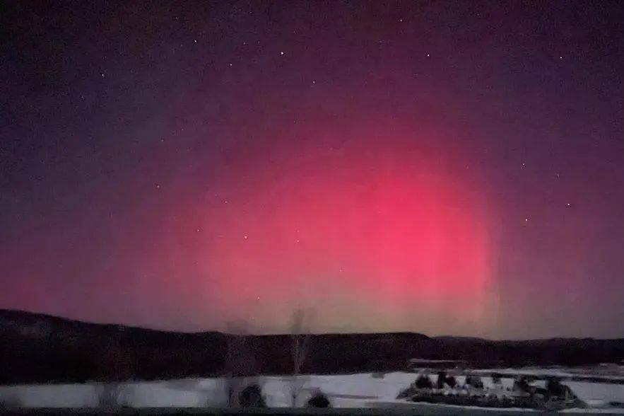 粉红色的浪漫说来就来,内蒙古根河市惊现红色极光_能量_公众_地球