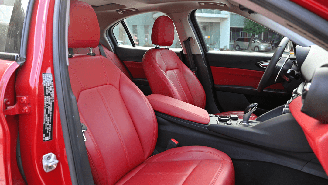 5万公里的沃尔沃xc60,不光内饰新,性价比更高!_搜狐汽车_搜狐网