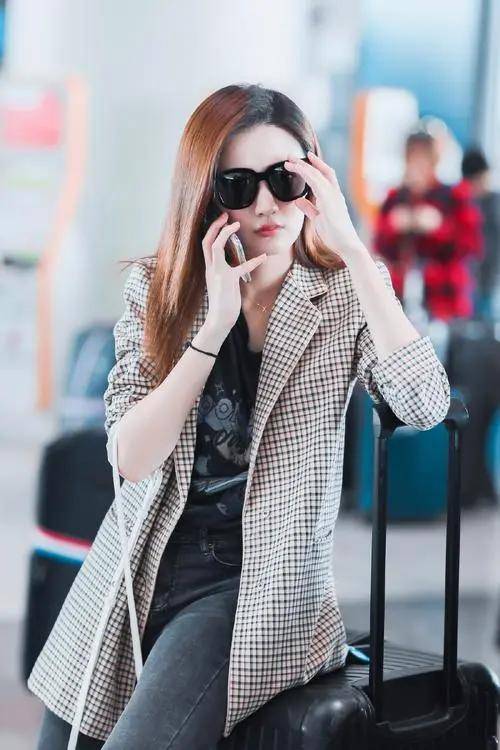 年仅20坐拥数亿身家,授予中尉军衔的徐璐,唯独在爱情上屡遭挫折_资源