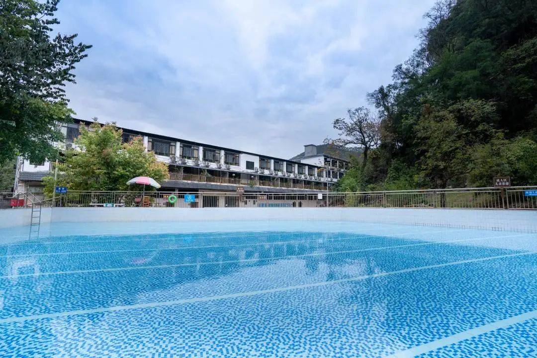 【清远·英西峰林小华山】超浪漫半山20 天然温泉爽泡!
