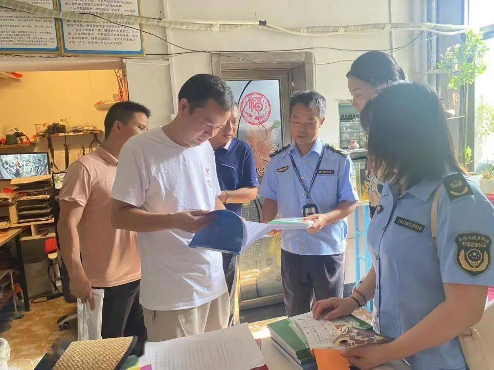 召开清廉学校建设工作业务培训暨重点任务推进会,现场观摩警予学校