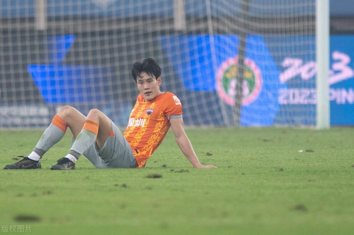 降级队菜鸟爆冷进国家队,被质疑就是来镀金_徐浩峰_扬科维奇_右后卫