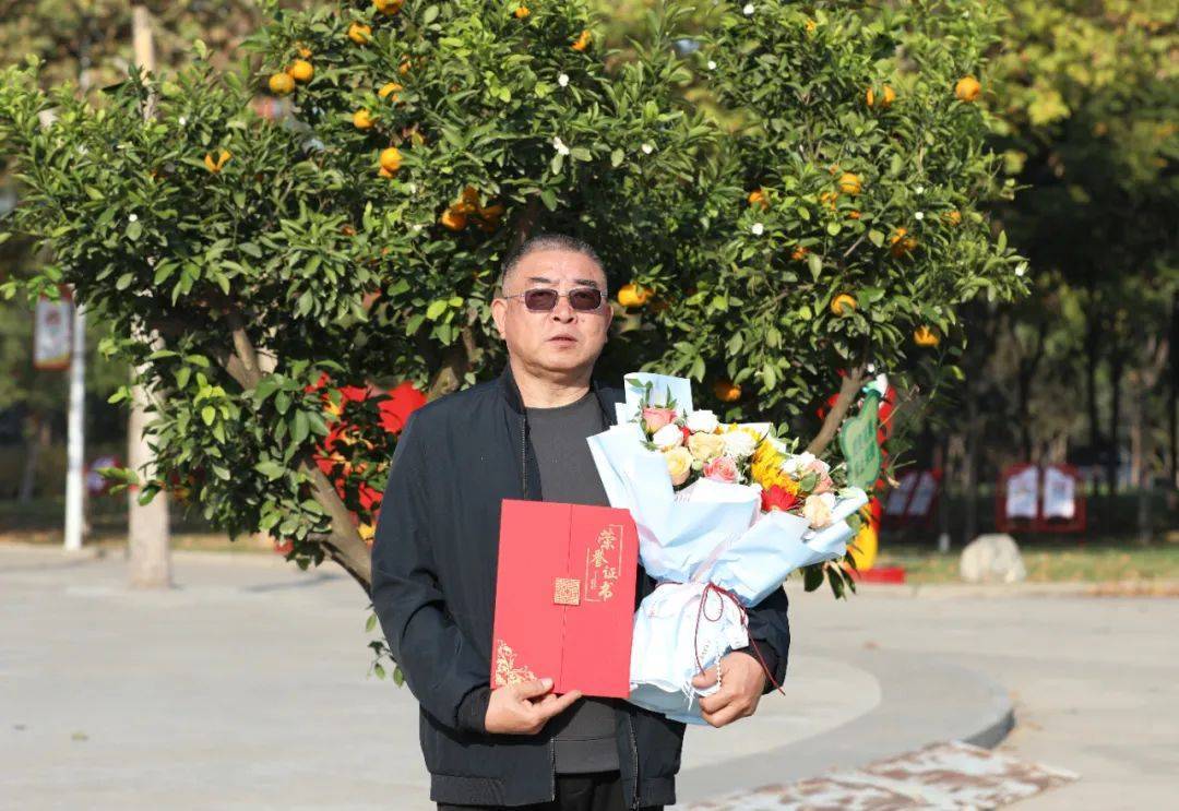 一路同行 感谢有您 | 温县一中举行2022—2023年退休教师欢送会_王娟