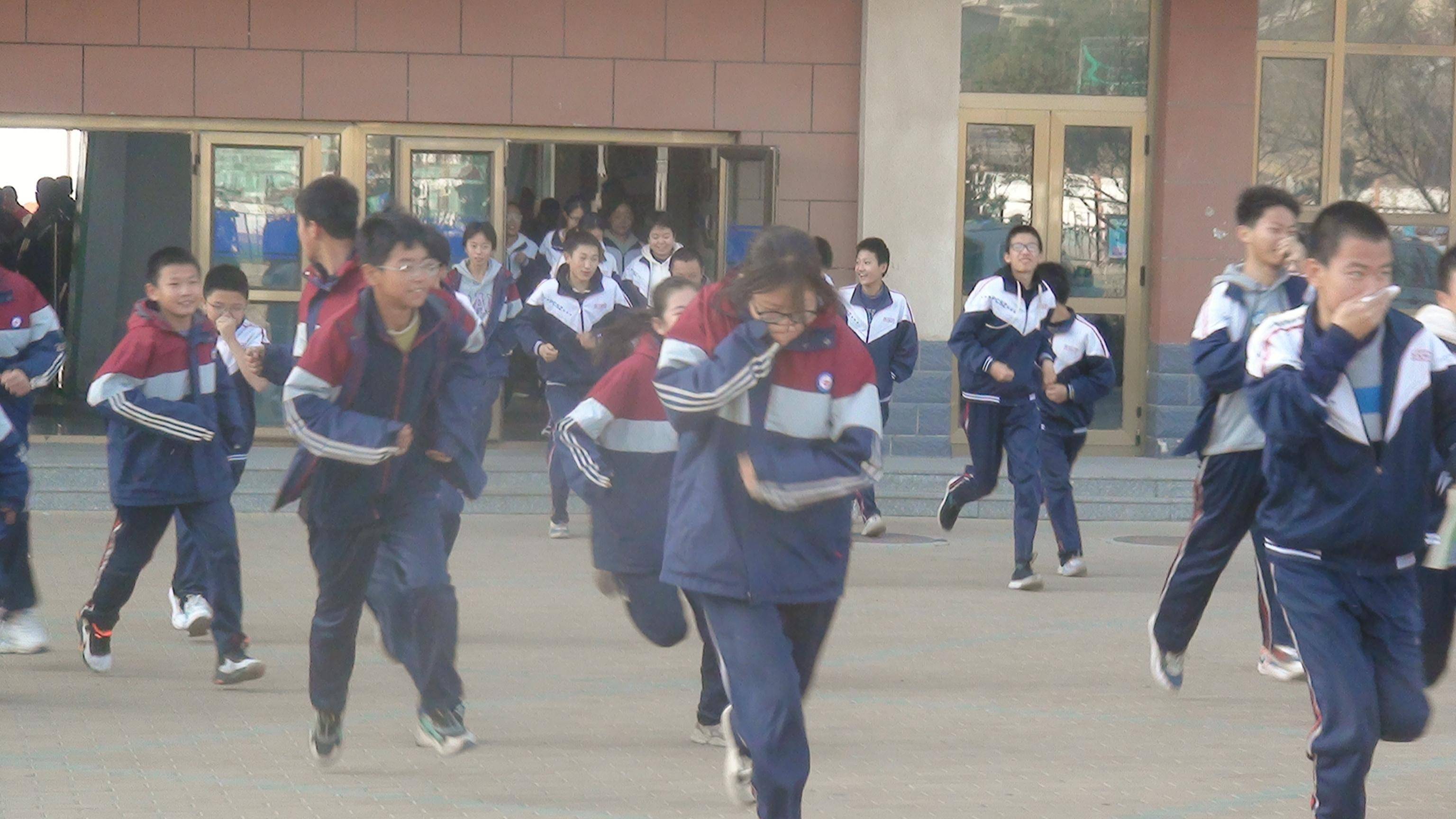 财产造成损害,11月9日,平川区第四中学联合平川公安分局宝积派出所