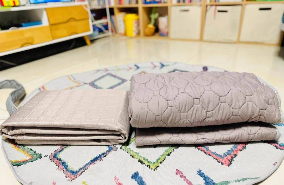 被窝_电热毯_床上