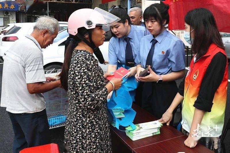 提升社会法治观念,近日,阳江市检察院到双捷镇开展"高质效履行检察